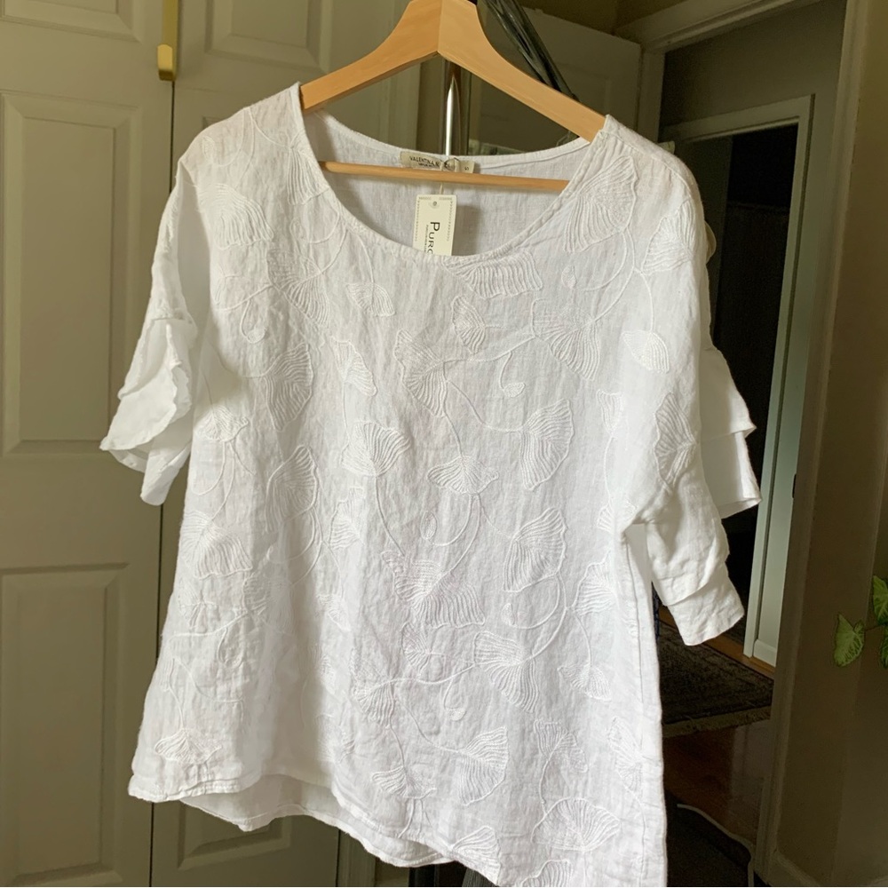 COPY - NWT Valentina Naldi White embroidered floral  Linen top SzS Tiered Sleeve